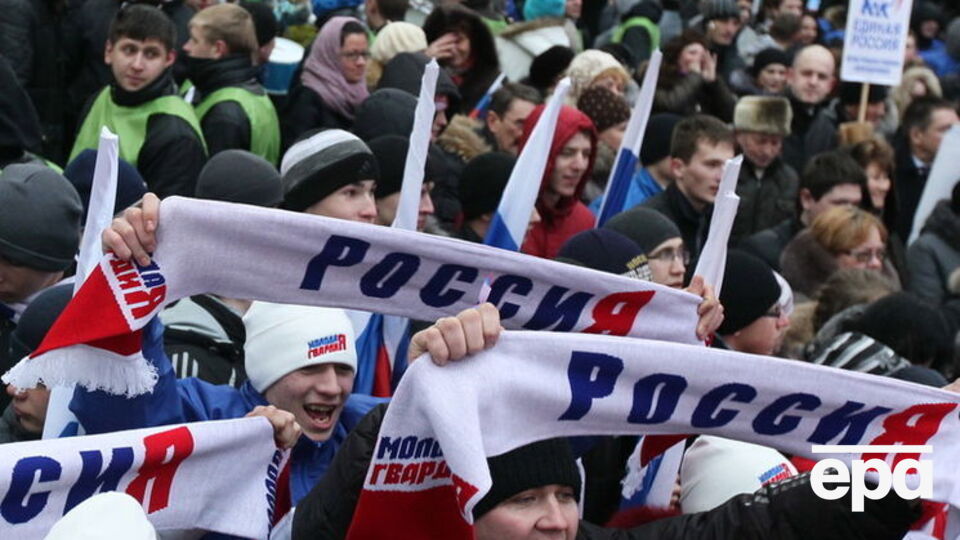 СМИ пишут, что россиян в субботу сгоняют на митинг