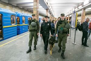 Станции метро будут патрулировать нацгвардейцы