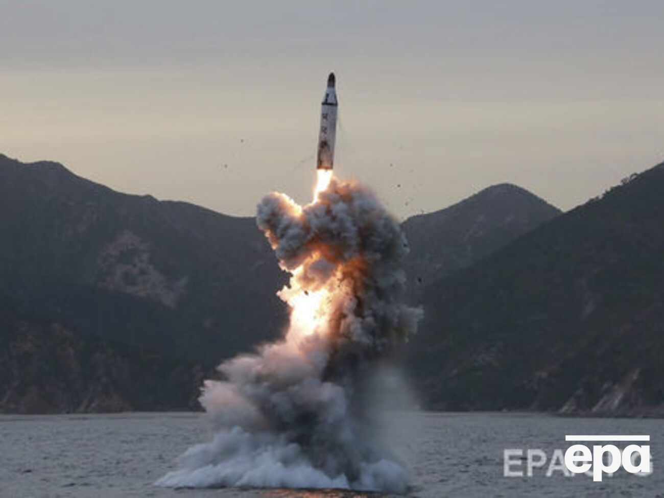 5 апреля КНДР запустила баллистическую ракету в сторону восточного побережья Южной Кореи