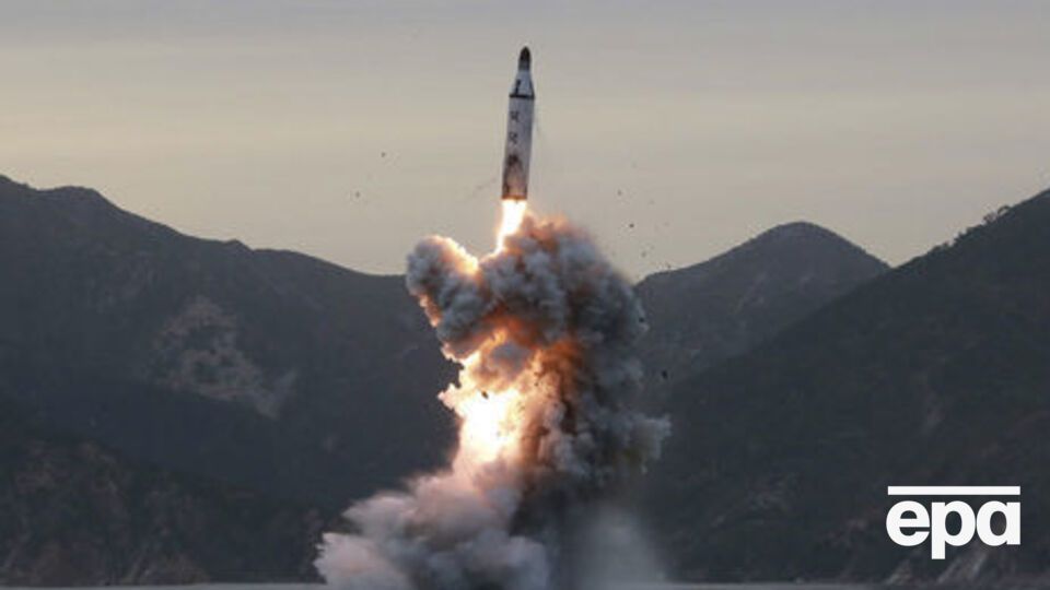 5 апреля КНДР запустила баллистическую ракету в сторону восточного побережья Южной Кореи