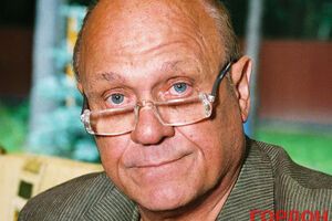 Прилепин рассказал, что Меньшов (на фото) пришел к нему на съемки программы "Чай с Захаром" и передал деньги и ноутбук