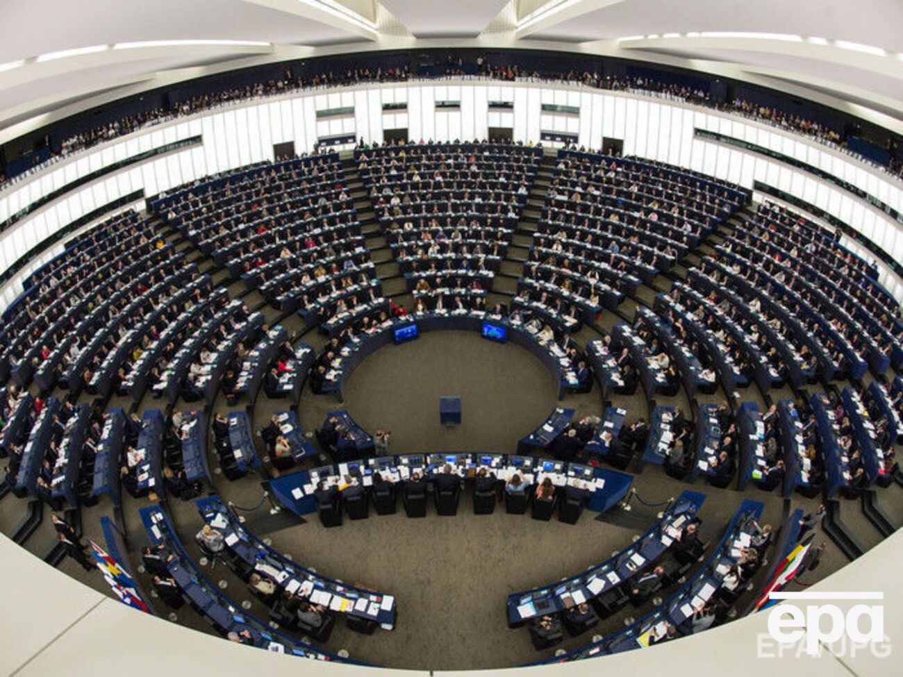 Більшість груп у Європарламенті підтримує надання Україні безвізу