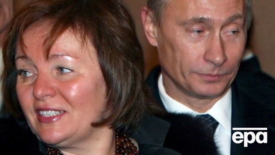 Журналісти зазначають, що нерухомість належить чоловікові колишньої дружини президента РФ