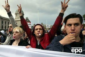 В городах Сербии проходят протесты против победы на выборах президента Вучича
