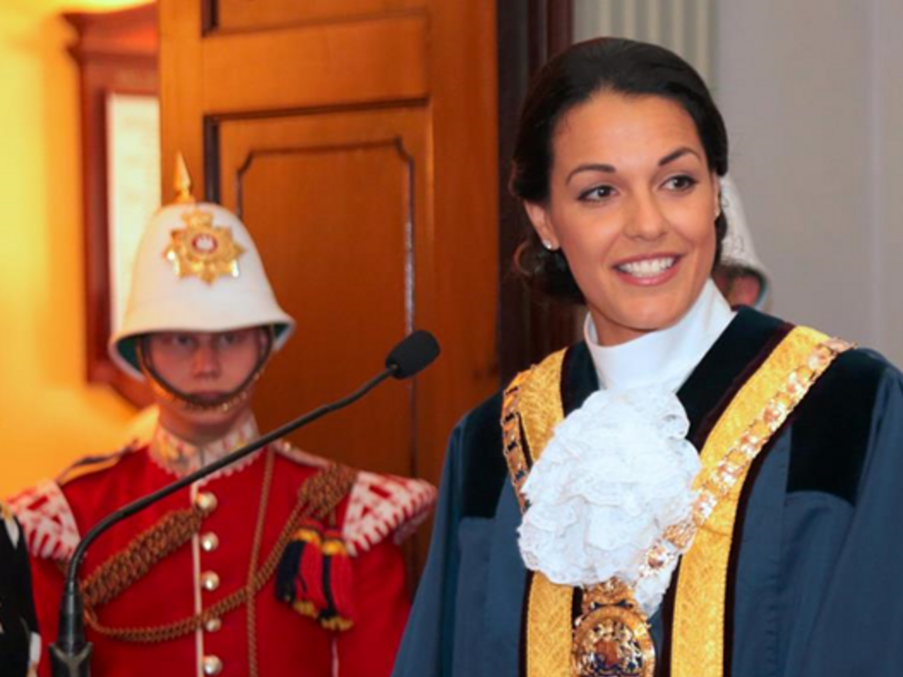 В прошлом девушка занимала пост заместителя мэра Гибралтара Адольфо Канепы