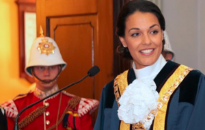 В прошлом девушка занимала пост заместителя мэра Гибралтара Адольфо Канепы