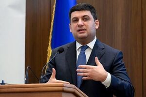 По словам Гройсмана, Россия в марте 2017 года поставила боевикам "ДНР" и "ЛНР" 20 железнодорожных платформ с техникой и оружием