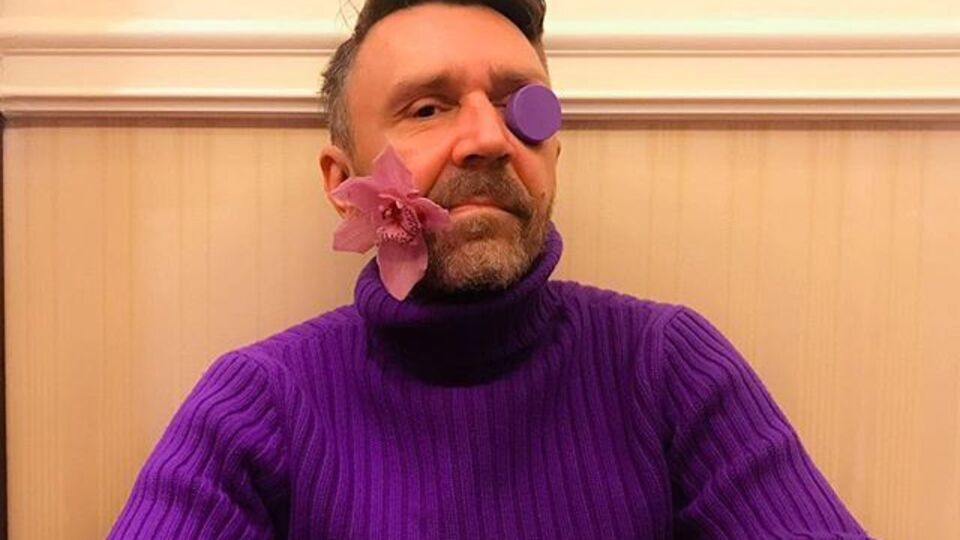 Шнуров обнародовал фото из личного архива