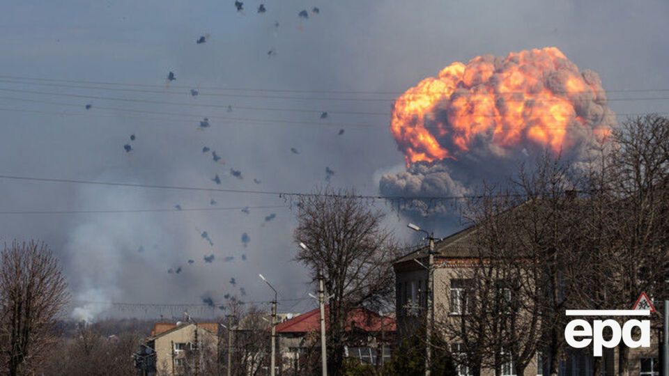 Пожежу на складі могли спровокувати цивільні