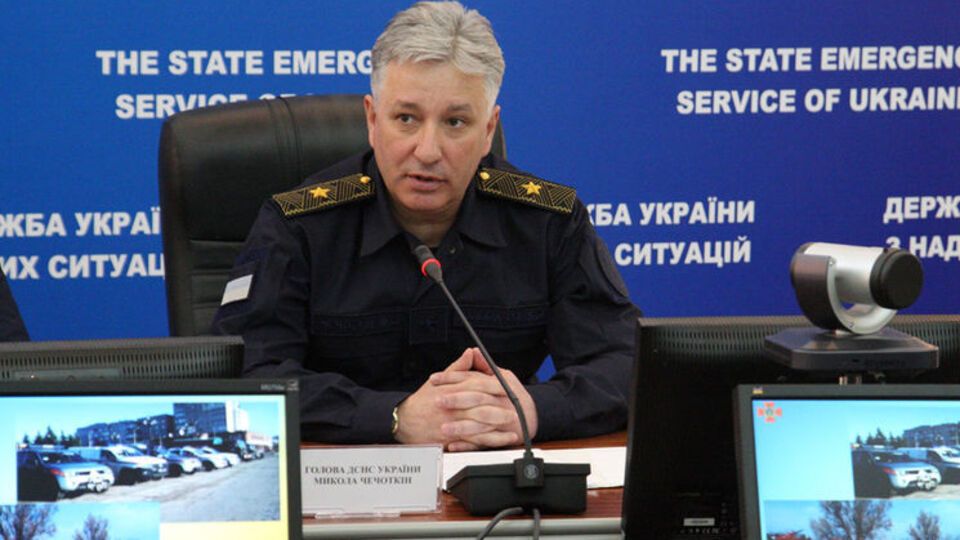 Керівник ДержНС Микола Чечоткін заявив, що роботи з очищення зони довкола складів у Балаклії триватимуть до 18 травня