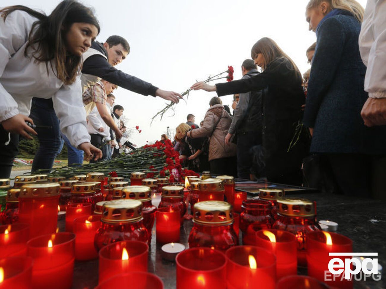 Власти организовали выдачу инвентаря для скорбящих