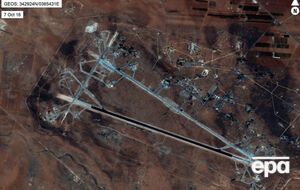 США атаковали авиабазу правительственных войск Асада