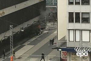 У Стокгольмі скоєно напад із використанням вантажівки