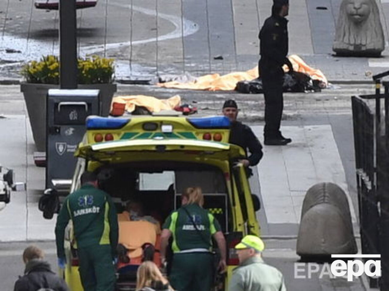 7 квітня у Стокгольмі в натовп уїхав вантажний автомобіль