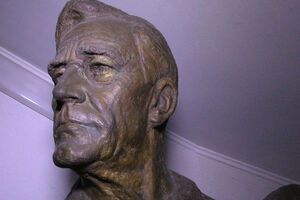 Памятник Рузвельту обещают открыть 22 апреля