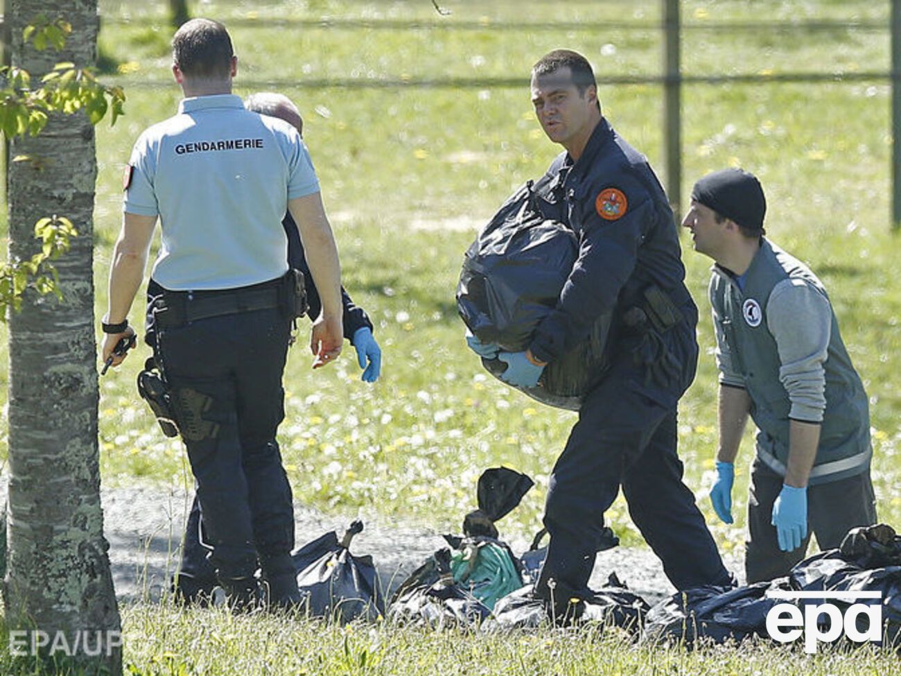 Французькі силовики вилучають зброю баскських сепаратистів