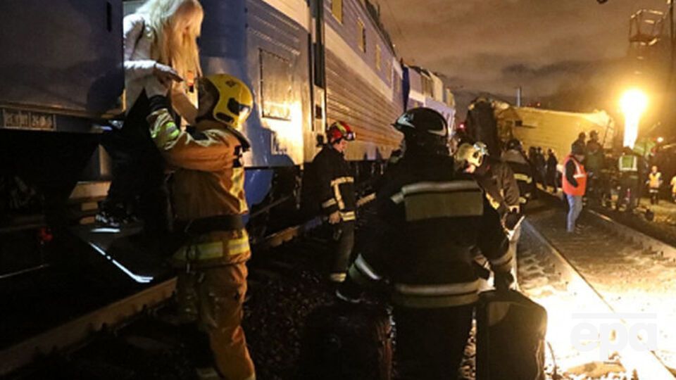 У Москві зіткнулися поїзд та електричка