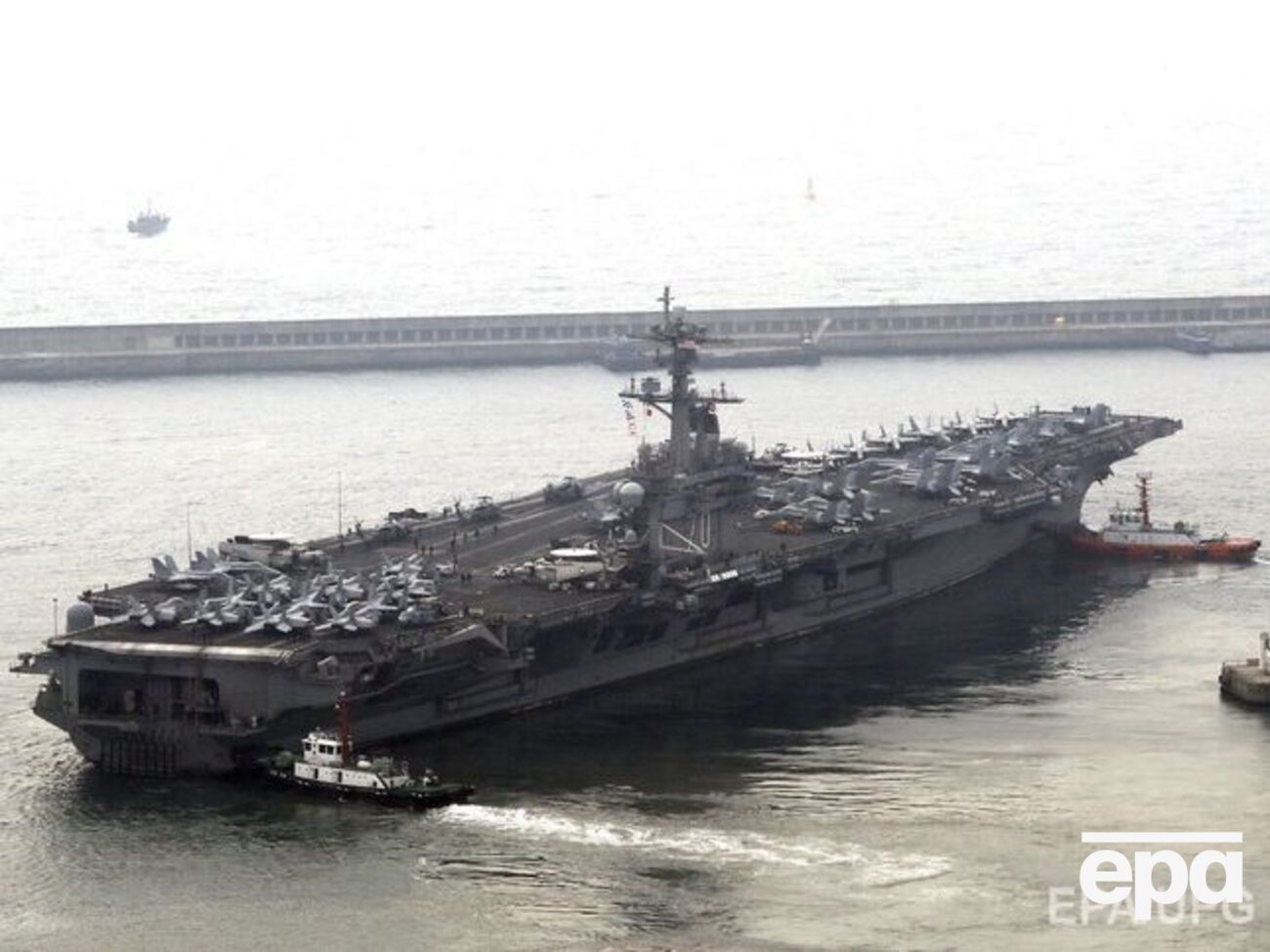 США перебросят поближе к Корейскому полурстрову авианосец Carl Vinson