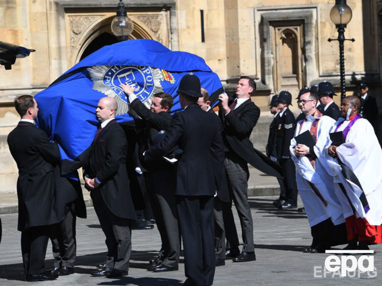 Гроб с телом Палмера привезли в часовню Святой Марии