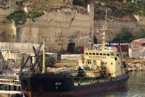 Украинских моряков подозревают в контрабанде нефти