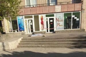 Дівчинку викинули з дев'ятого поверху