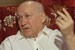 Ханок считает, что с исполнителями необходимо заключать новый договор