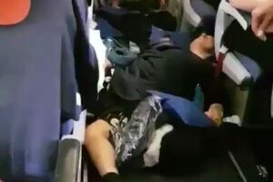 Пасажир рейсу показав, що відбувалося в салоні літака після інциденту