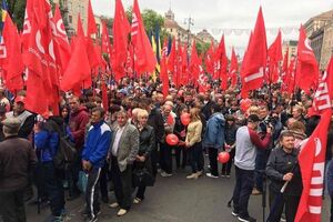 Митинг проходит на Европейской площади