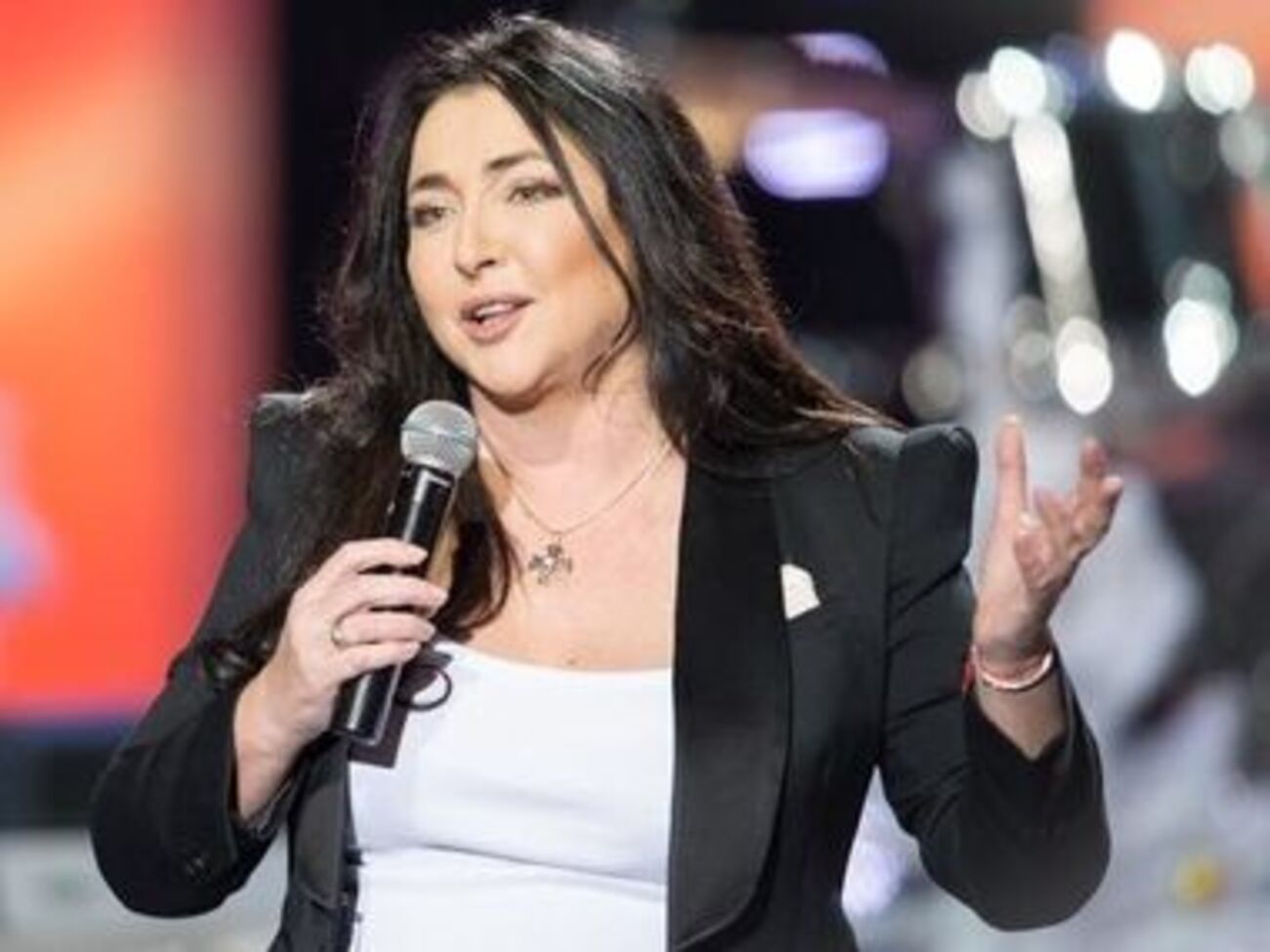 Лоліта заявила, що взяла своїй сім'ї охорону, хоча раніше не збиралася цього робити