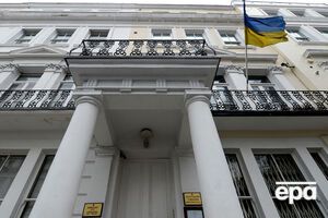 У посольстві обіцяють захистити затриманих українців