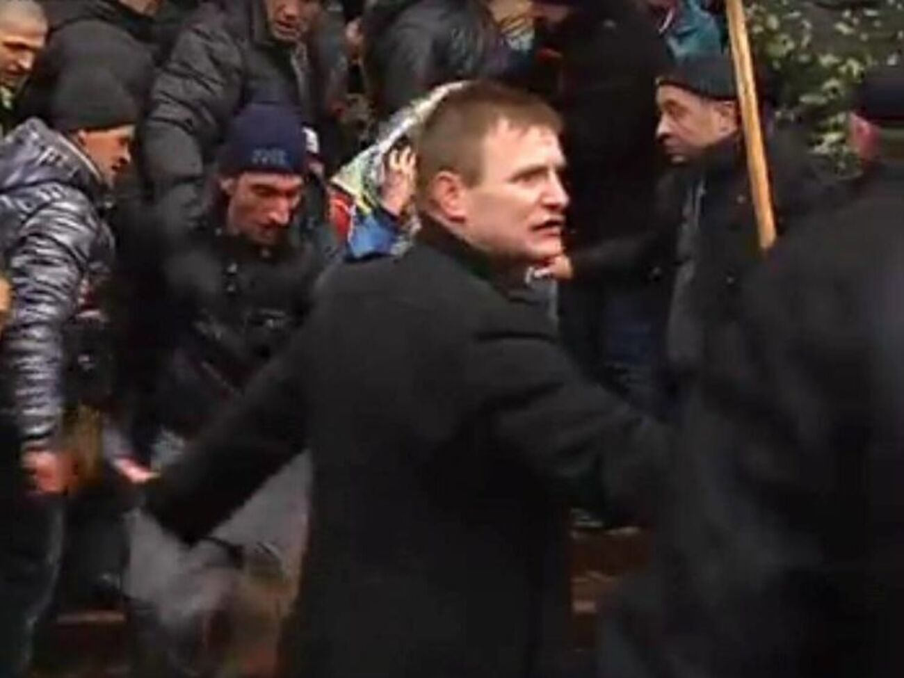 Петрунько був серед тих, хто виганяв євромайданівців із Харківської ОДА, пише журналіст
