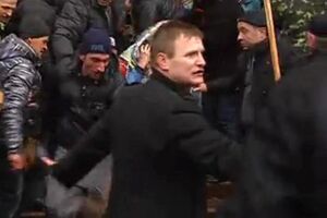 Петрунько був серед тих, хто виганяв євромайданівців із Харківської ОДА, пише журналіст