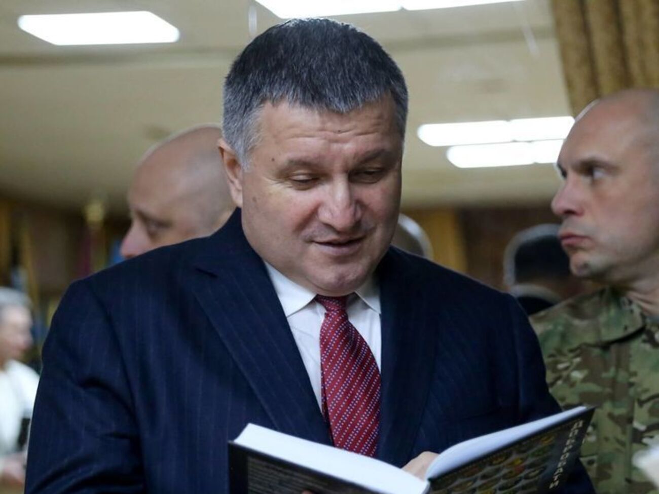 Наказ про звільнення керівників Дніпропетровської поліції Аваков підписав сьогодні вранці