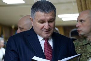 Приказ об увольнении руководителей Днепропетровской полиции Аваков подписал сегодня утром