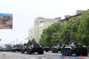 За даними розвідки, техніка бойовиків із параду вирушила на передову
