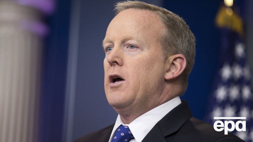Спайсер в очередной раз отрицает связи Трампа с РФ
