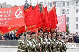 Бутусов: Необходимо запретить любую пророссийскую пропаганду и символику, включая георгиевские ленты и советские флаги