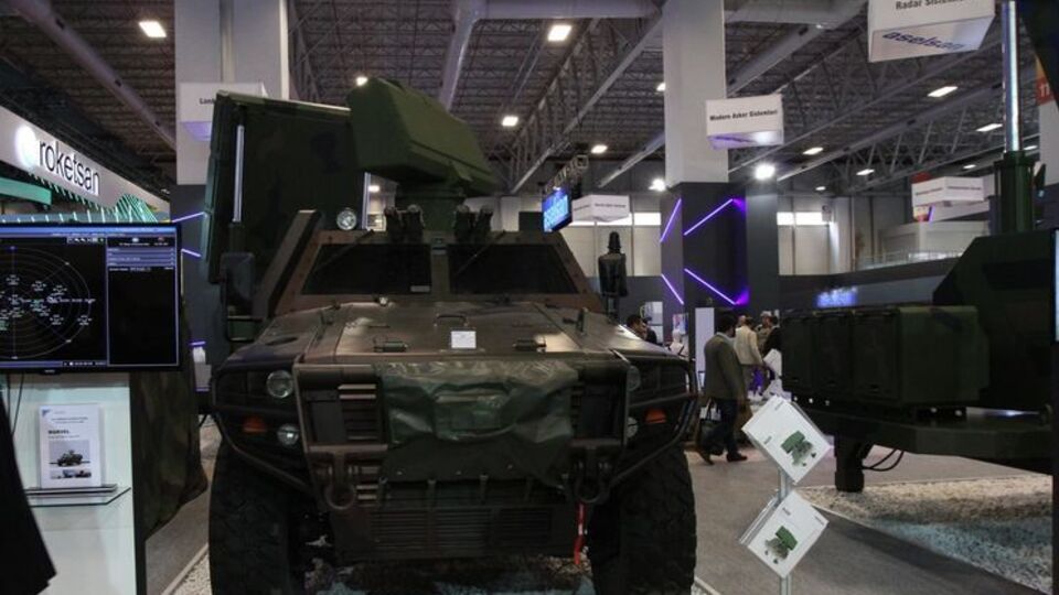 Олександр Турчинов опублікував фото з виставки озброєнь у Туреччині
