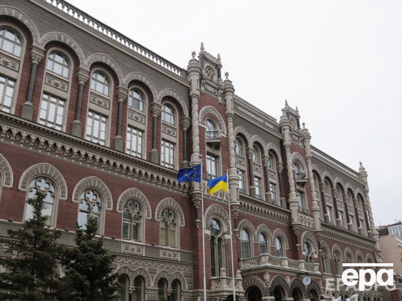 Первый транш НБУ перечислил 21 апреля