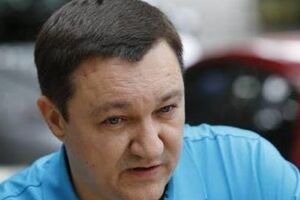 У Криму та Севастополі вже маса оголошень: "Оформимо український закордонний паспорт"