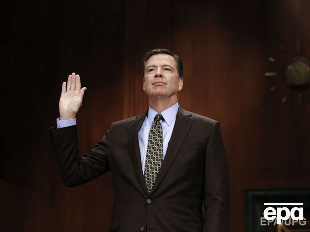 Джерела "Голосу Америки" стверджують, що Джеймс Комі завищив дані про кількість листів, які помічниця Клінтон пересилала своєму чоловікові