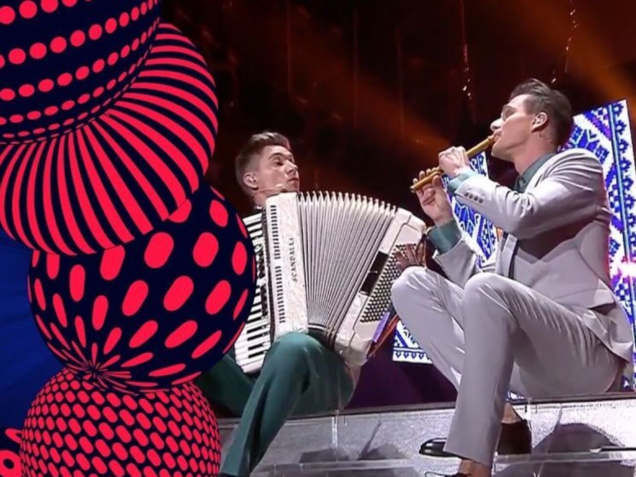Остапчук сыграл на аккордеоне, а Скичко &ndash; на сопилке