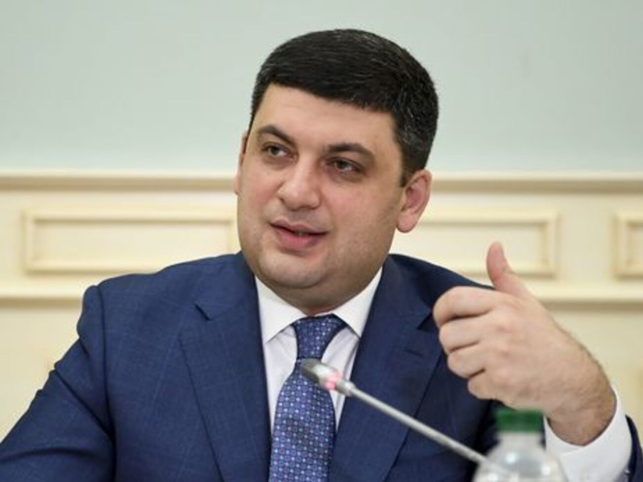 Гройсман: Буде сформовано програму з відновлення українських доріг на п'ять років