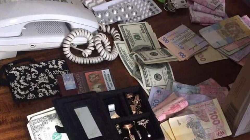 Аваков: Чиновник на чолі групи осіб торгував за долари правами на земельні ділянки вздовж Дунаю