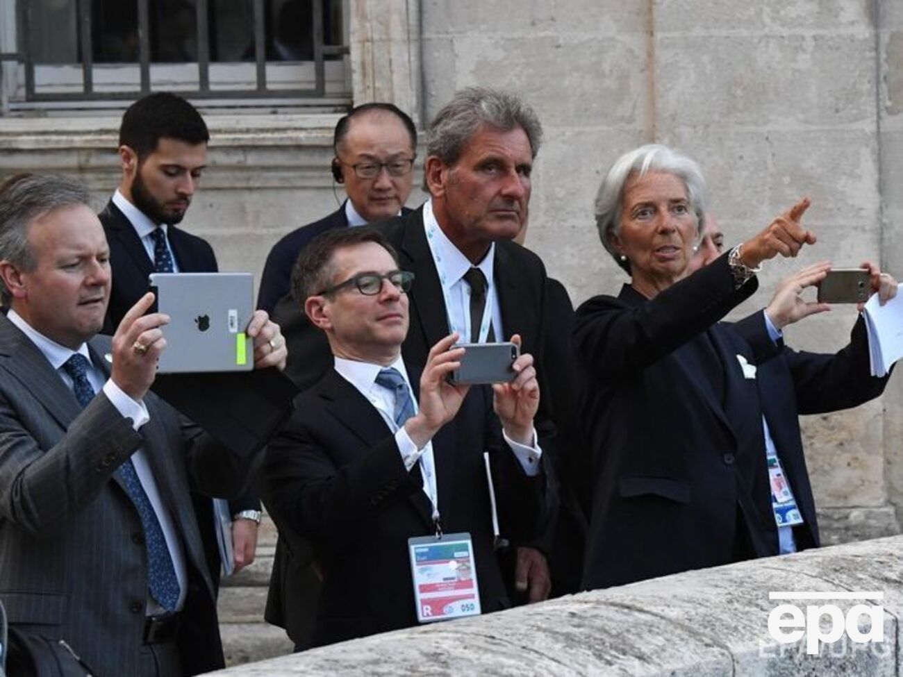 Міністри фінансів і глави центральних банків G7 проводять зустріч в Італії