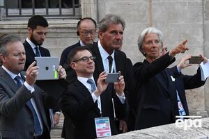 Міністри фінансів і глави центральних банків G7 проводять зустріч в Італії