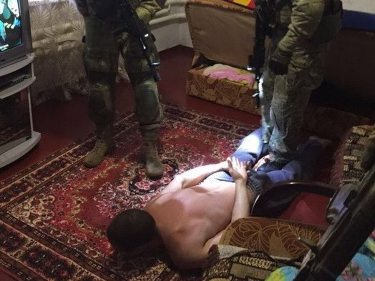 Задержанные продавали оружие из зоны АТО