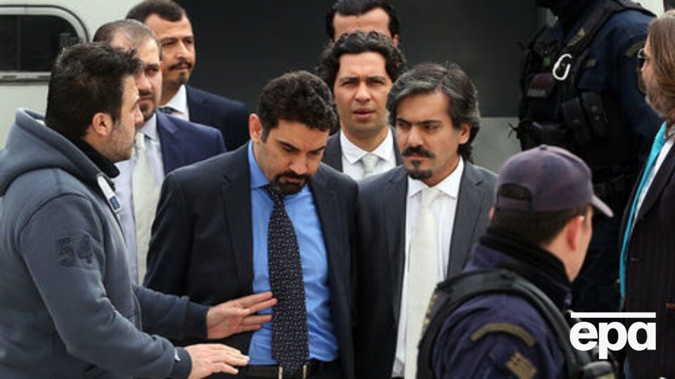 Военные турецкой армии бежали из страны на вертолете после провала попытки государственного переворота 15 июля 2016 года