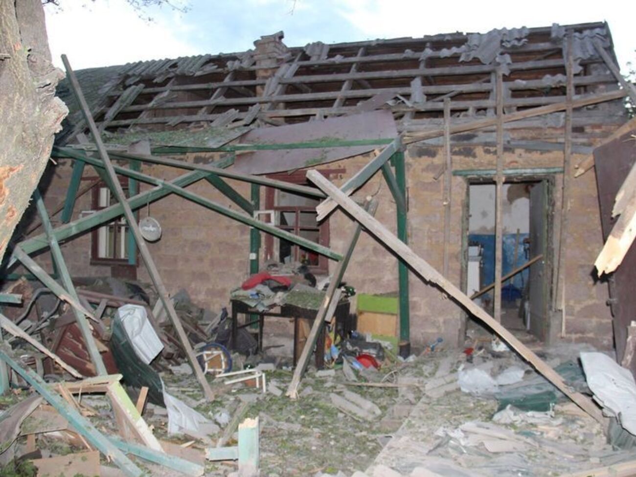 Один человек после обстрела находится в тяжелом состоянии