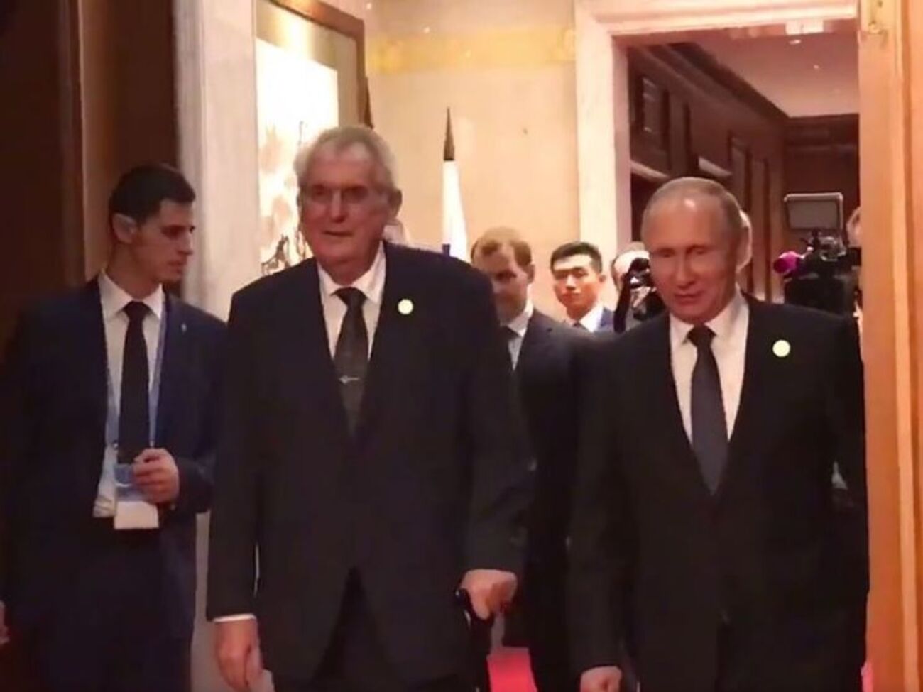 Земан и Путин встретились в Китае